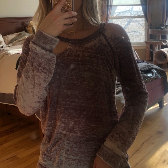 Distressed Top - Picture 2 of 4